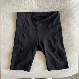 Athleta Ultimate Stash 9 Short - S